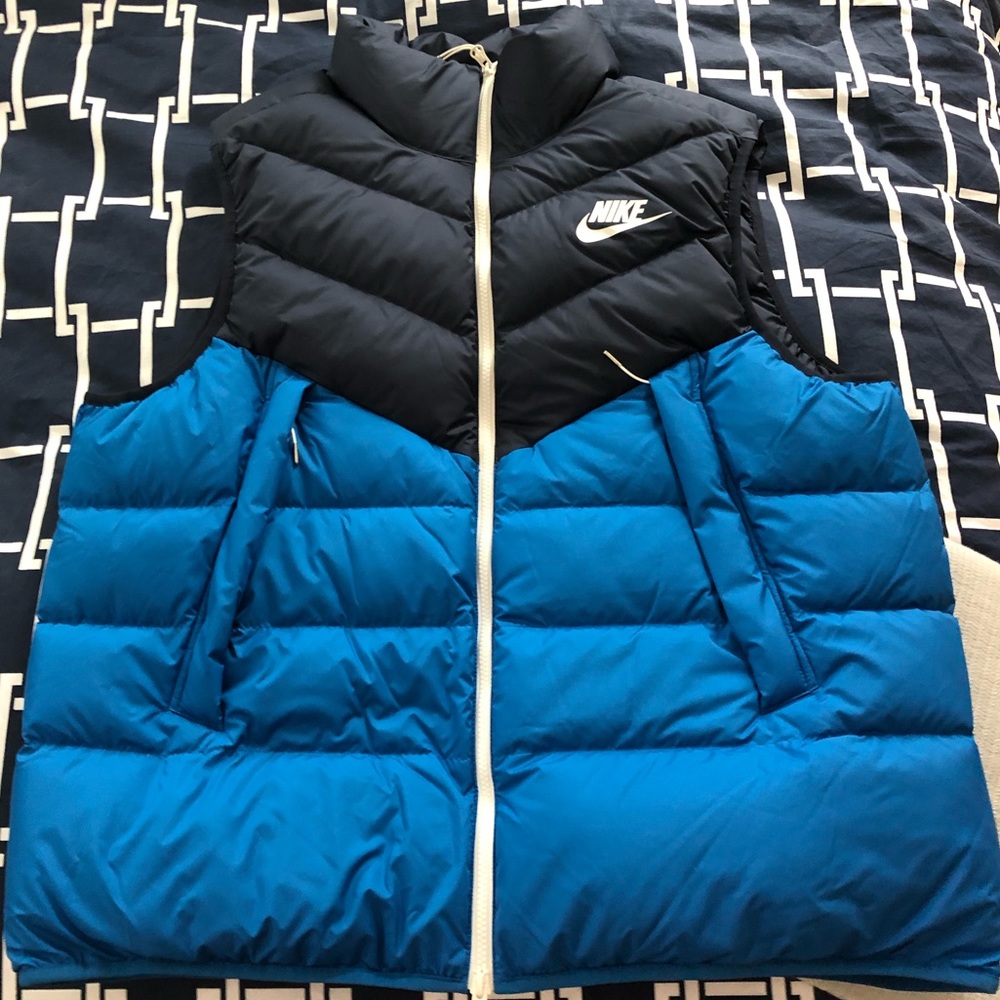 Nike WindRunner down vest